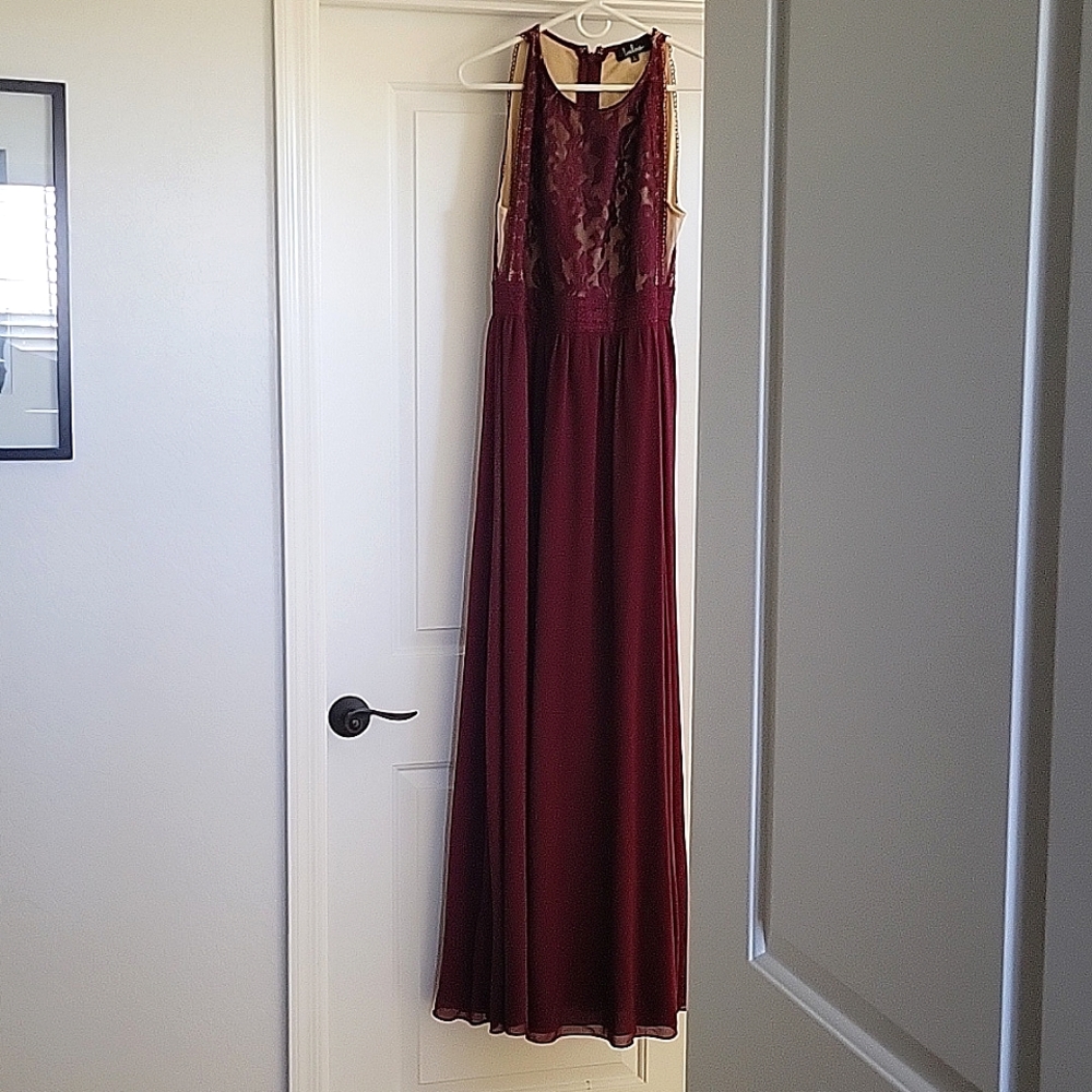 Lulus Burgundy gown size Large